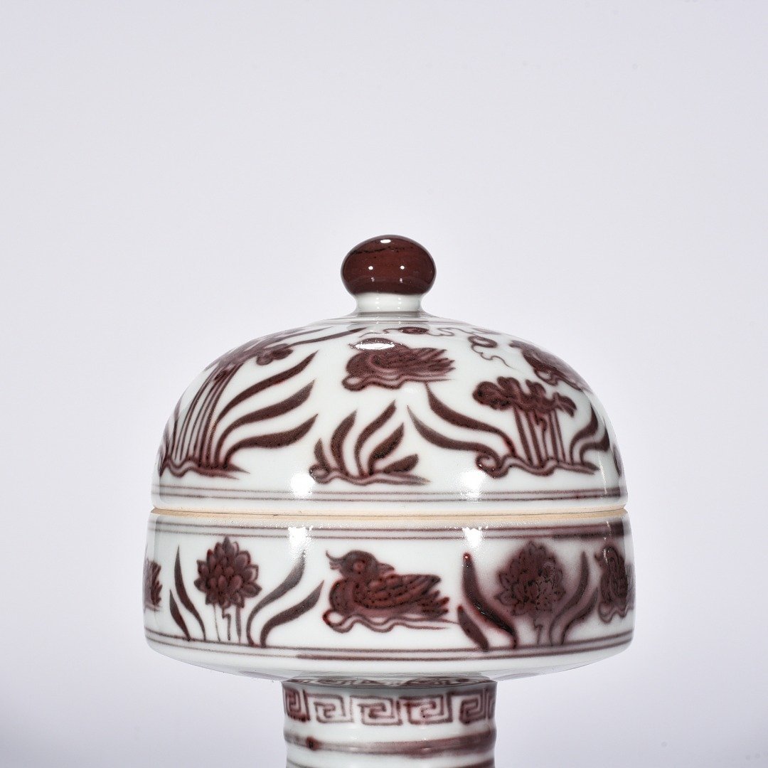 Ming Dynasty Xuande Glaze Red Lotus Pond Mandarin Duck Pattern Bean