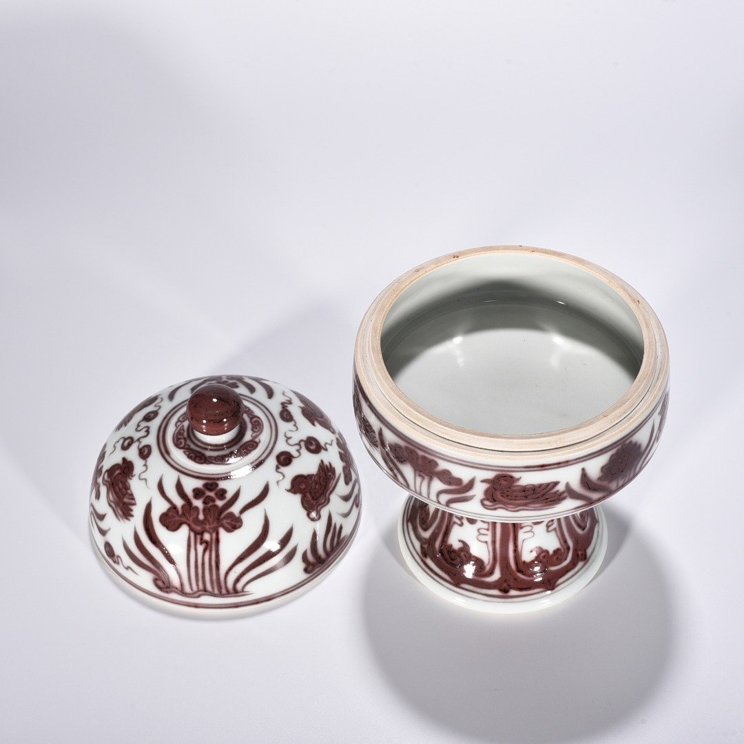 Ming Dynasty Xuande Glaze Red Lotus Pond Mandarin Duck Pattern Bean