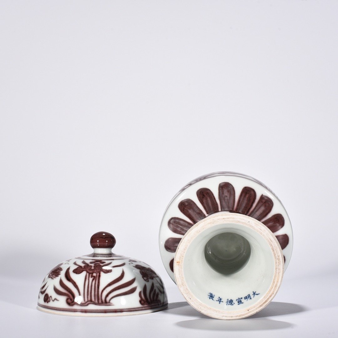 Ming Dynasty Xuande Glaze Red Lotus Pond Mandarin Duck Pattern Bean