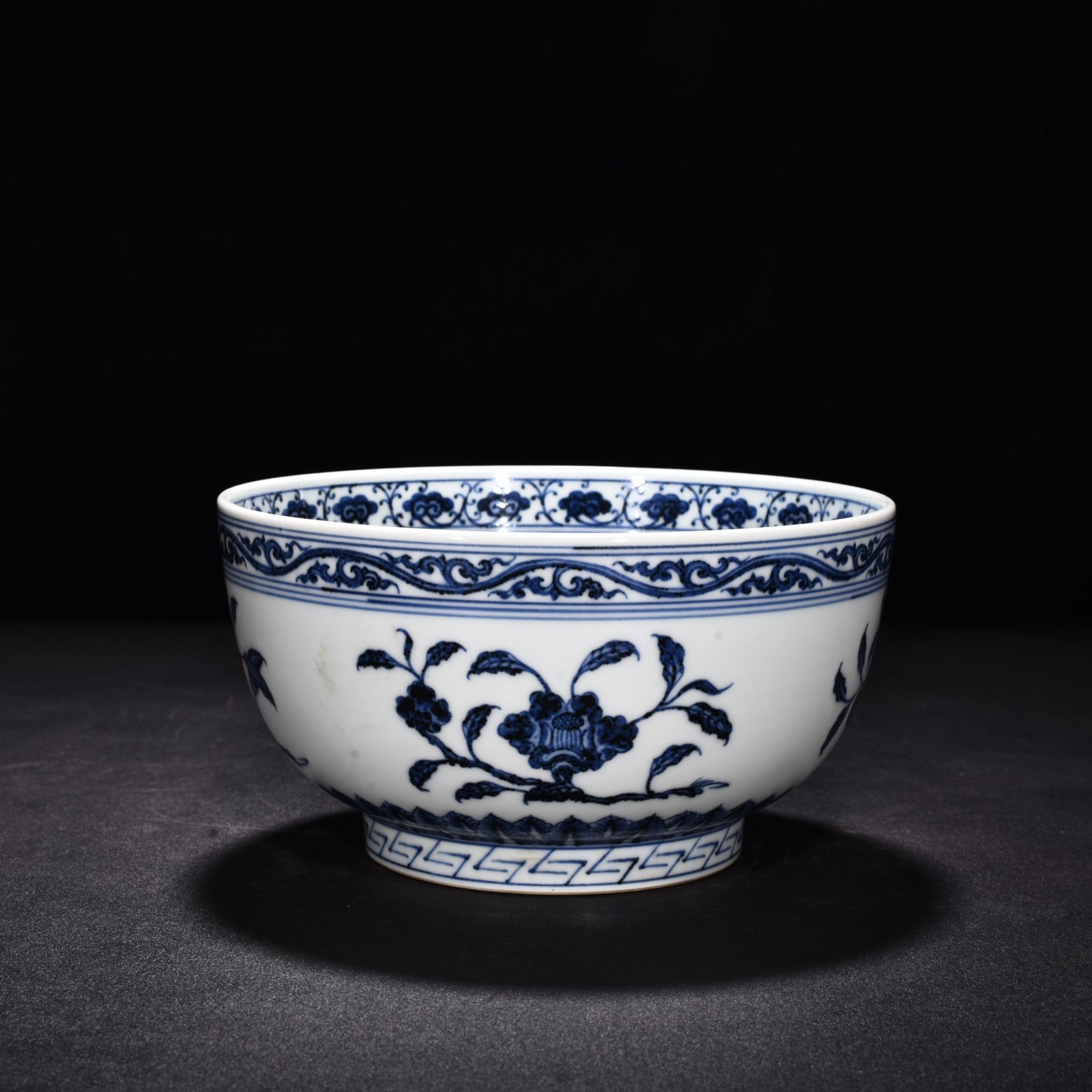 Ming Dynasty Xuande blue and white Arhat bowl with three fruits and flowers