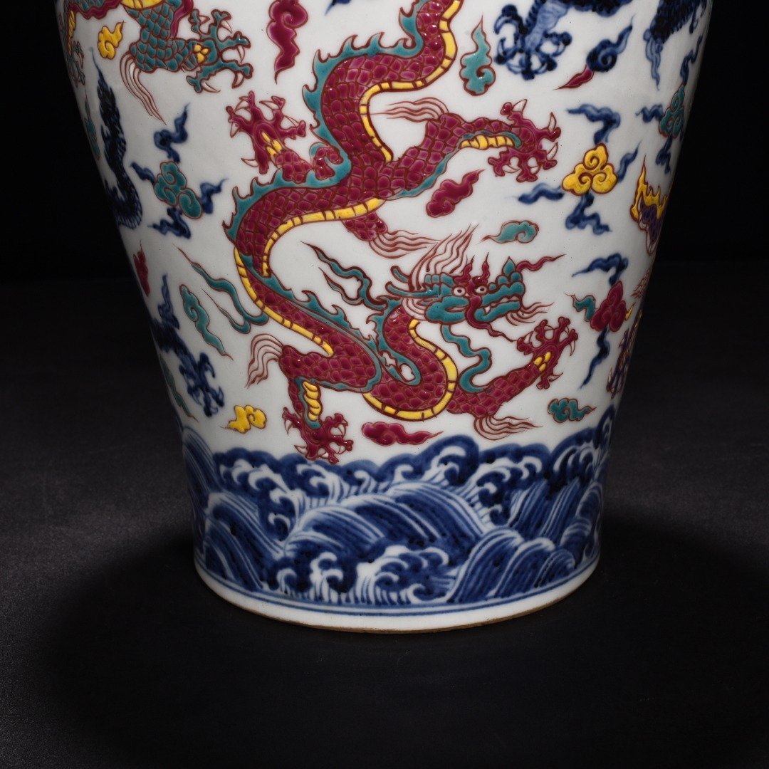 Ming Dynasty Xuande blue and white five-color five-dragon pattern plum vase