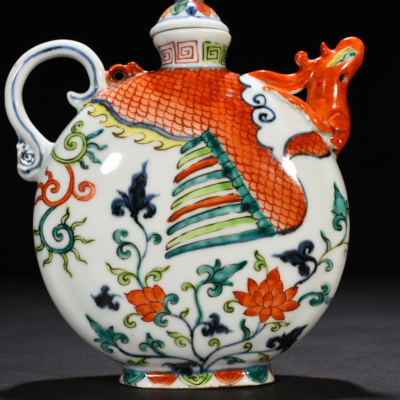 Ming Dynasty Xuande blue and white five-color phoenix head pot