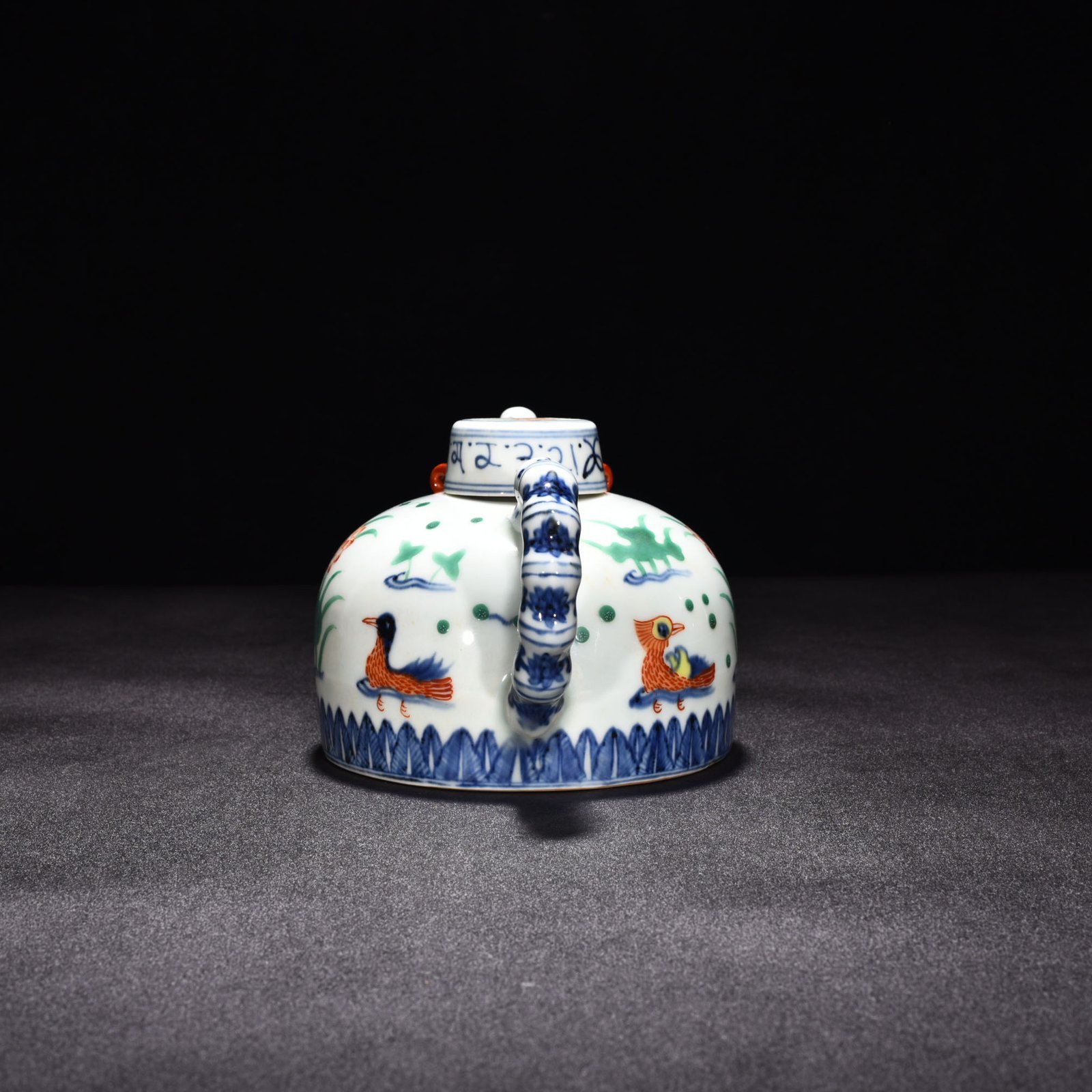 Ming Dynasty Xuande blue and white multi-colored lotus pond bamboo-jointed ewer