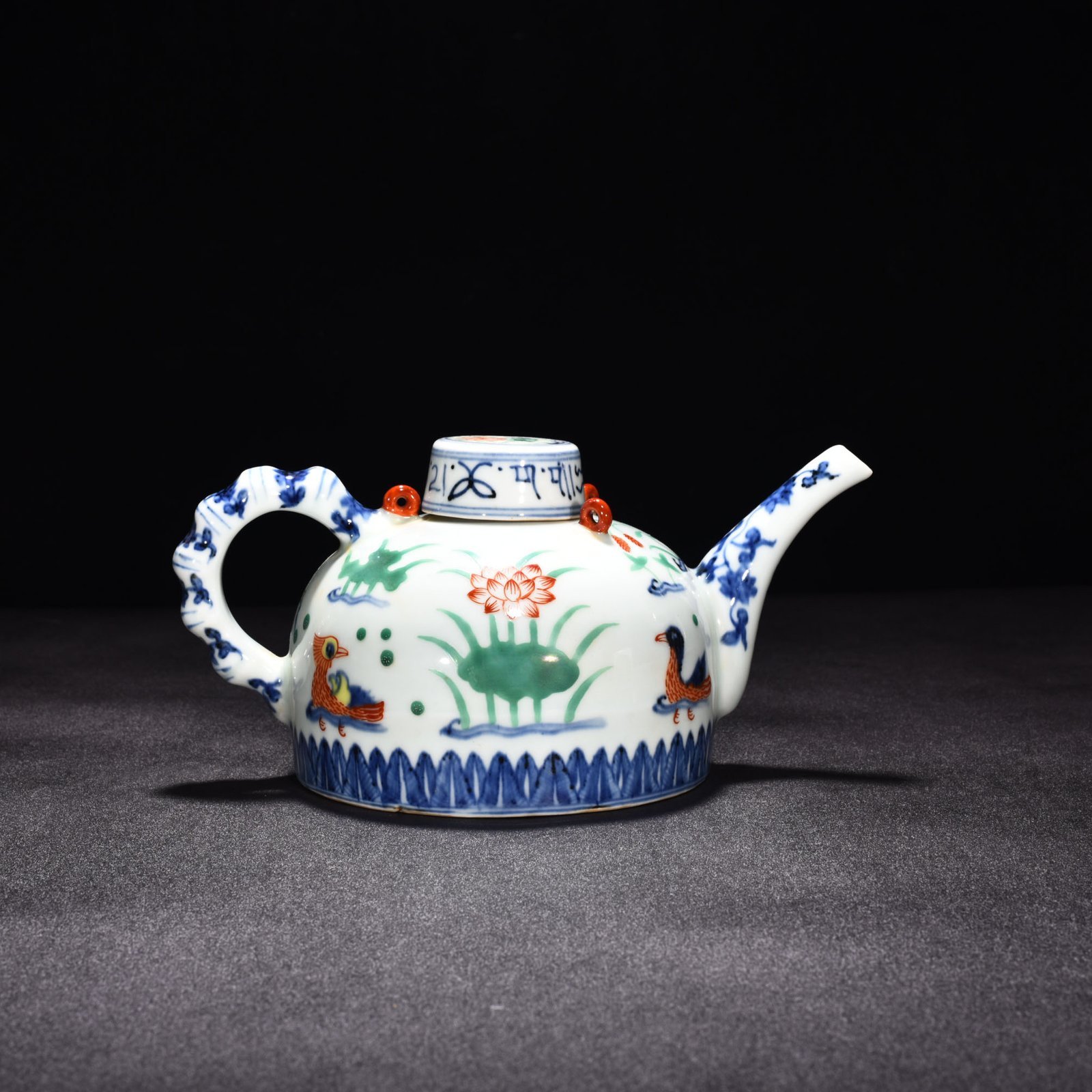 Ming Dynasty Xuande blue and white multi-colored lotus pond bamboo-jointed ewer