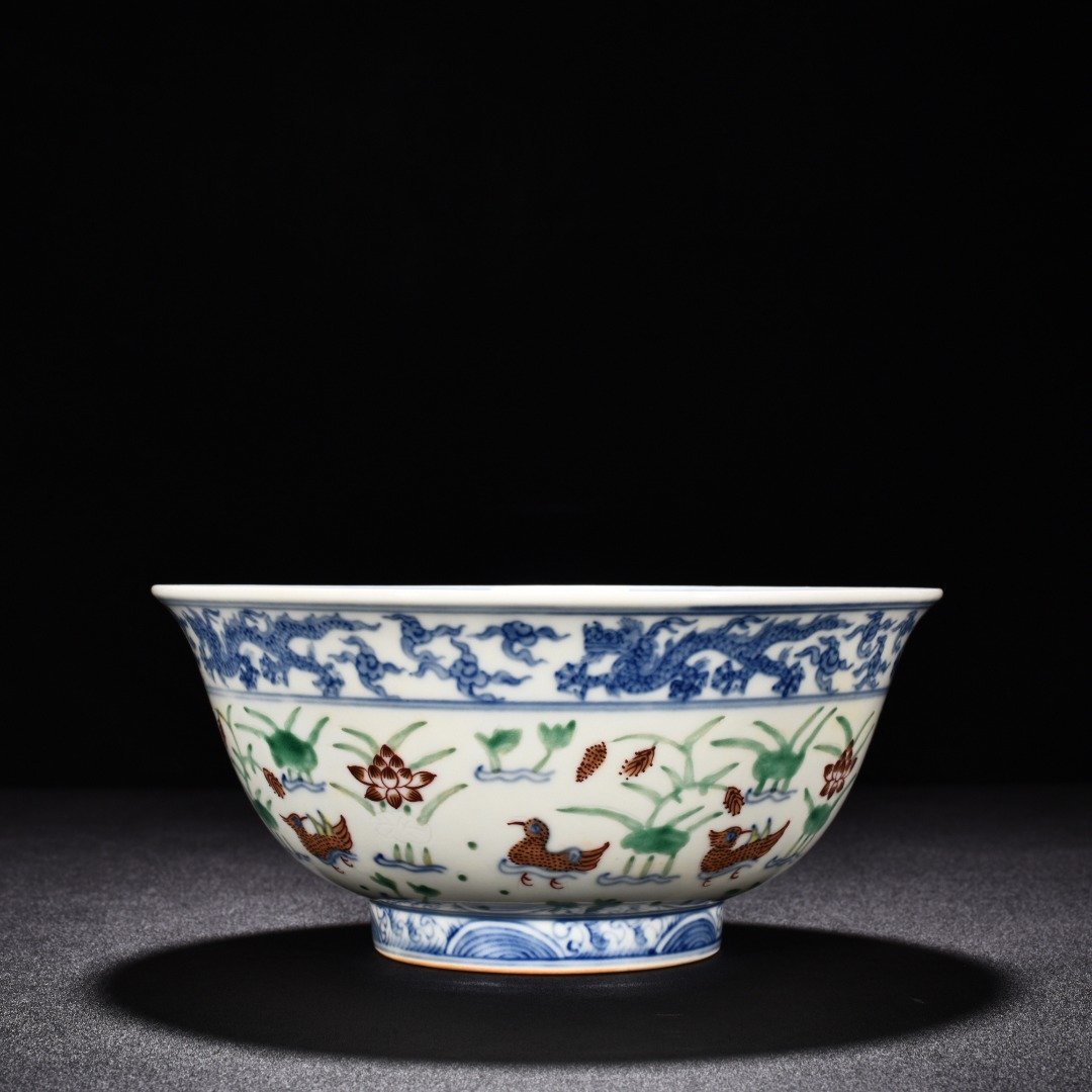 Ming Dynasty Xuande blue and white multicolored lotus pond bowl with mandarin duck and dragon