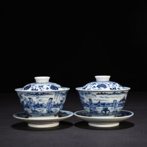 Ming Dynasty Xuande blue and white tureen with figures of ladies