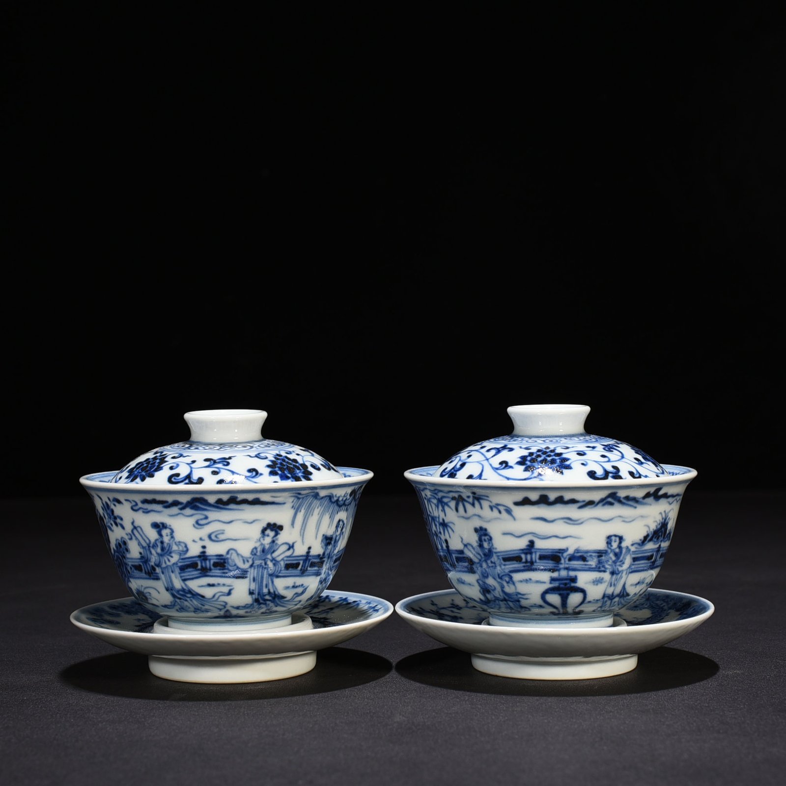Ming Dynasty Xuande blue and white tureen with figures of ladies