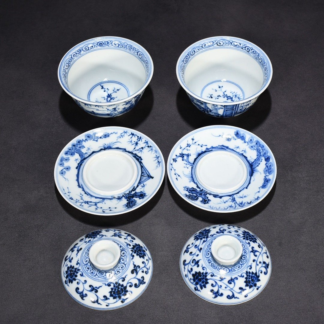 Ming Dynasty Xuande blue and white tureen with figures of ladies