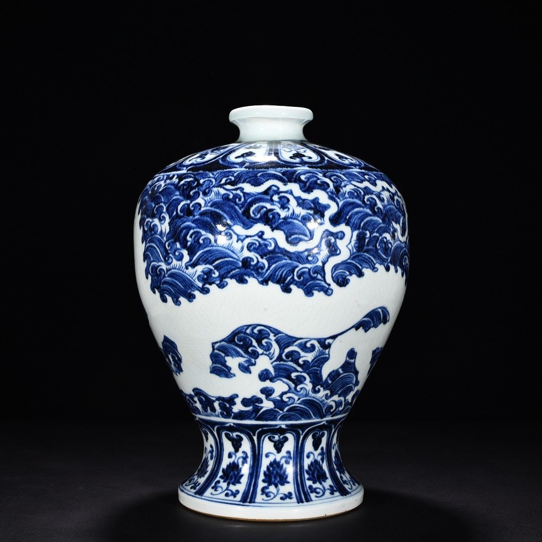 Ming Dynasty Xuande blue and white plum vase with sea water dragon