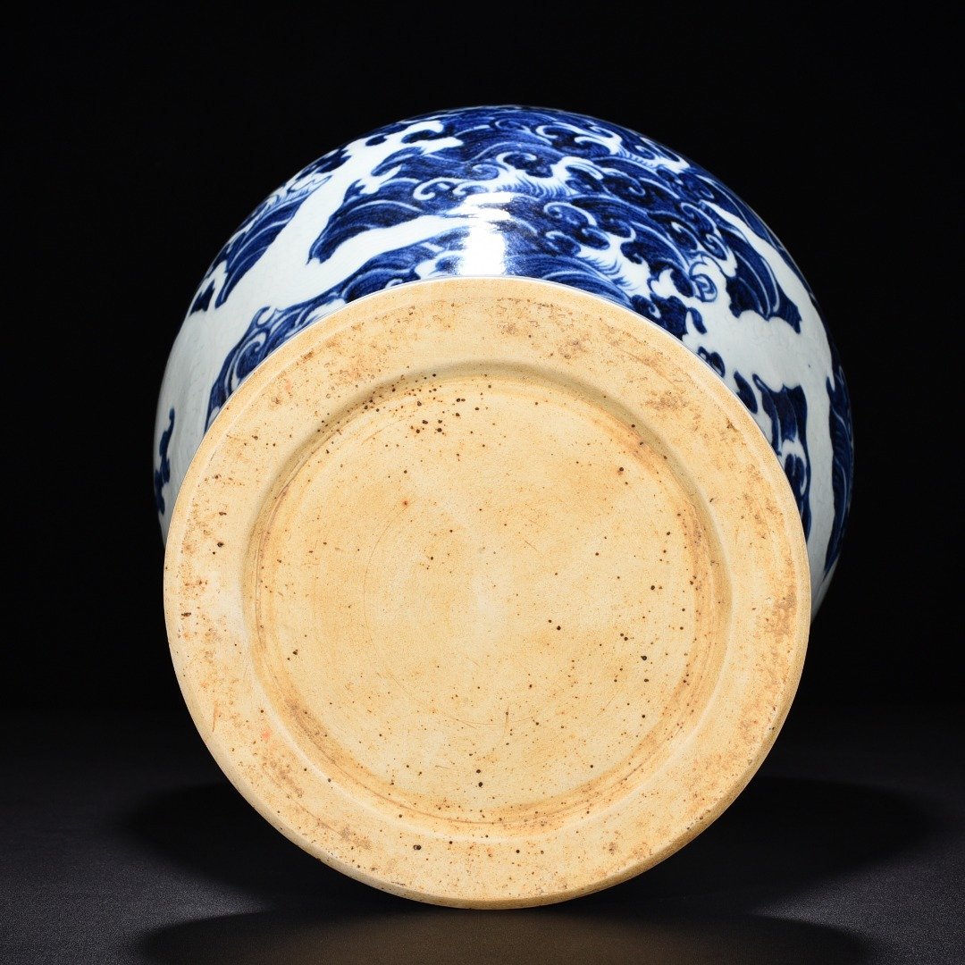 Ming Dynasty Xuande blue and white plum vase with sea water dragon