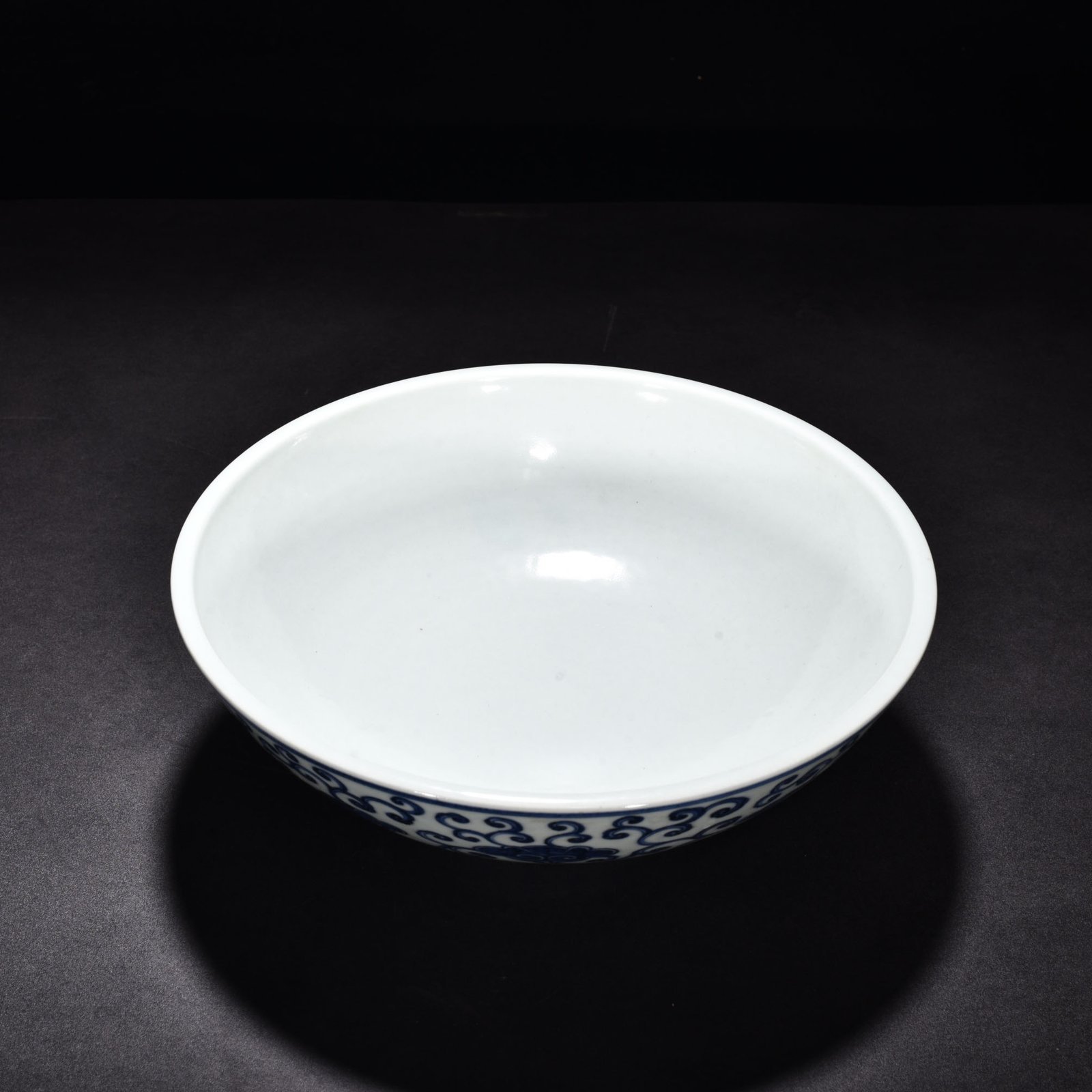 Ming Dynasty Xuande blue and white dice bowl with Ruyi pattern