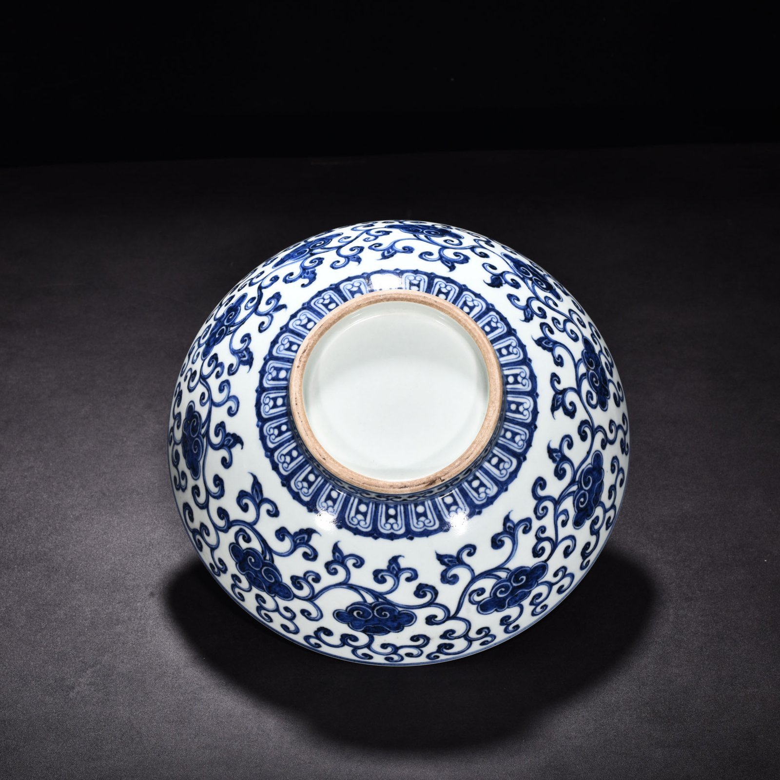 Ming Dynasty Xuande blue and white dice bowl with Ruyi pattern