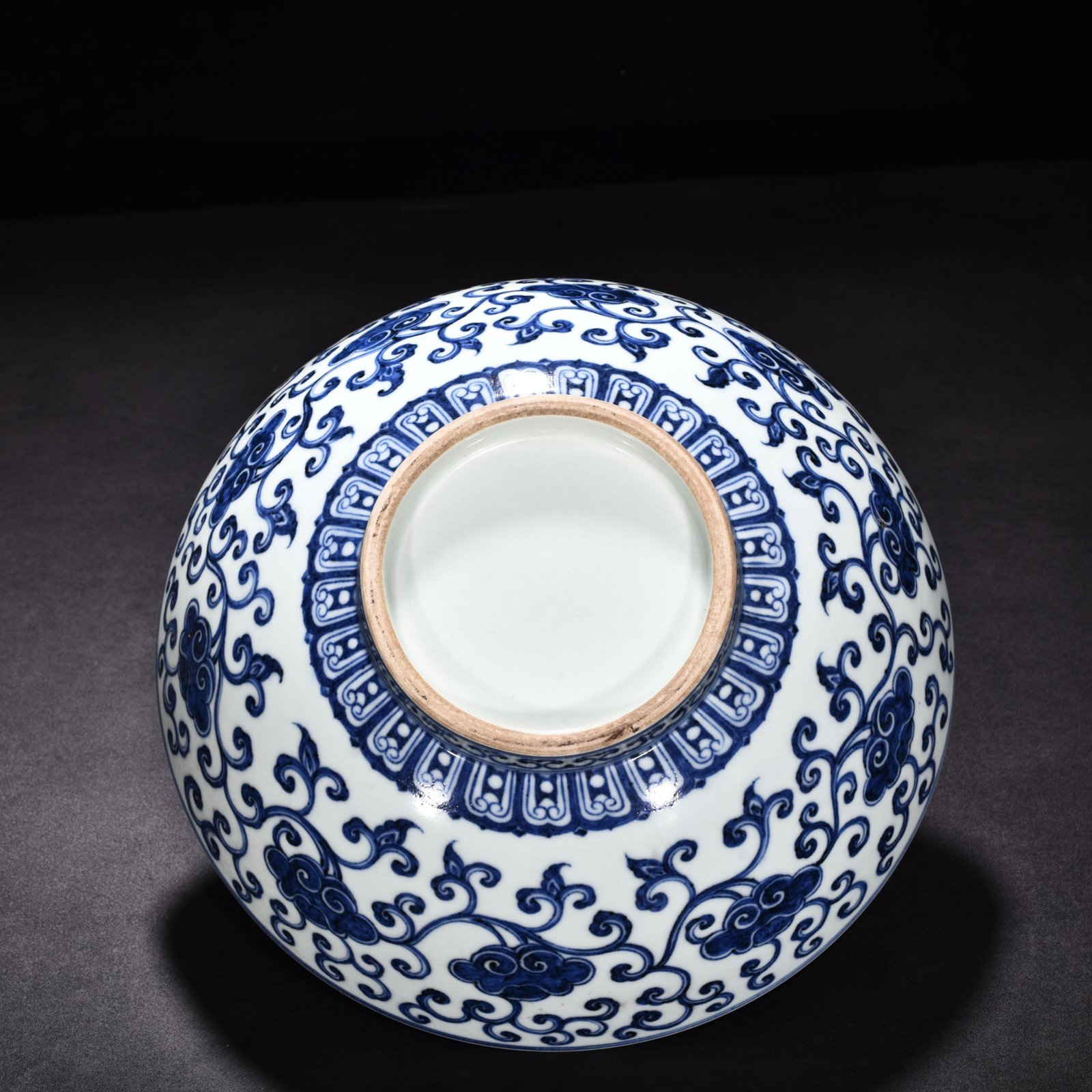 Ming Dynasty Xuande blue and white dice bowl with Ruyi pattern