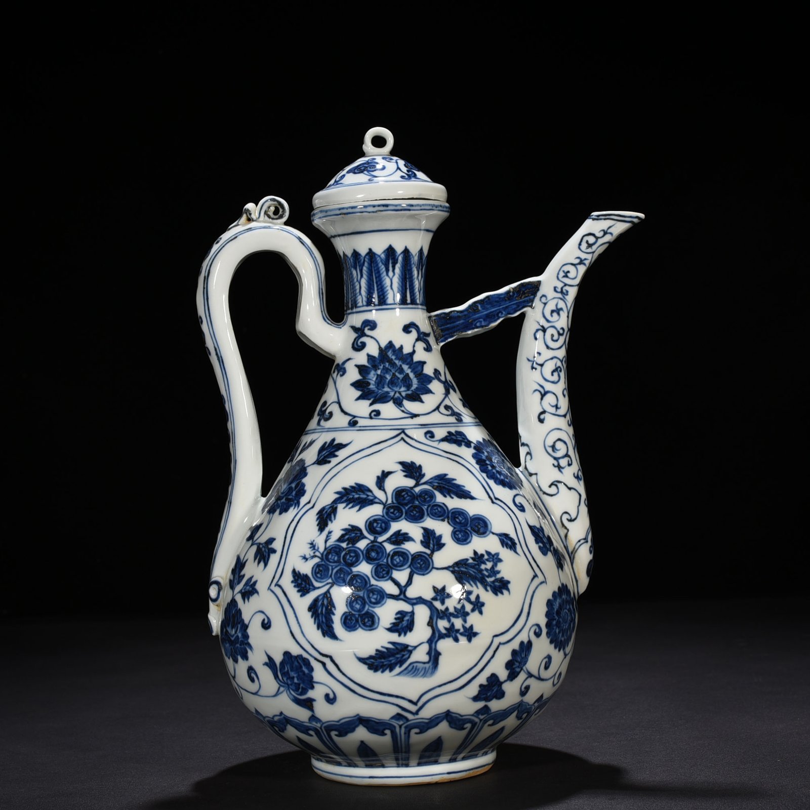 Ming Dynasty Xuande blue and white ewer with broken branches flowers and fruits