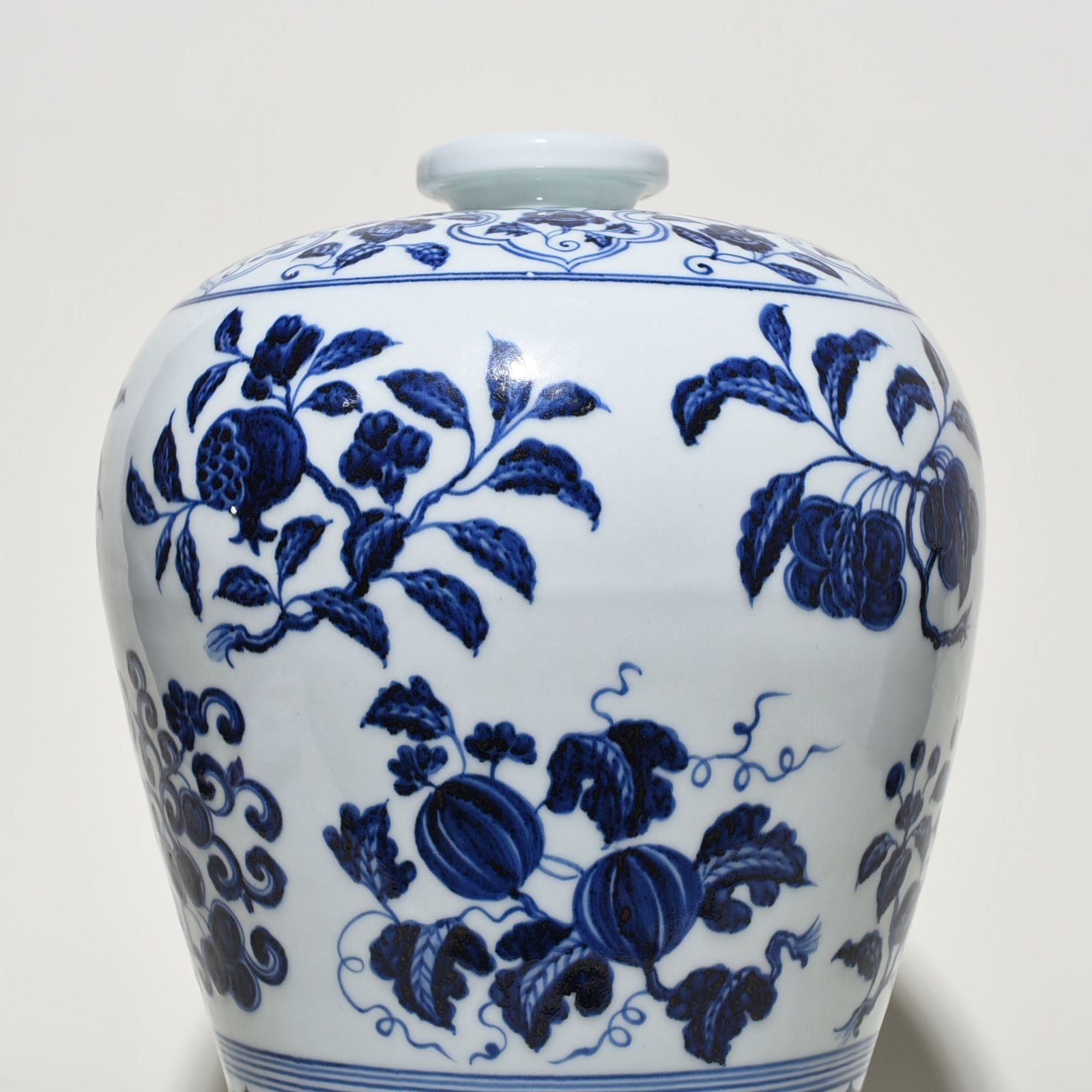 Ming Dynasty Xuande blue and white plum vase with broken branches flowers and fruits