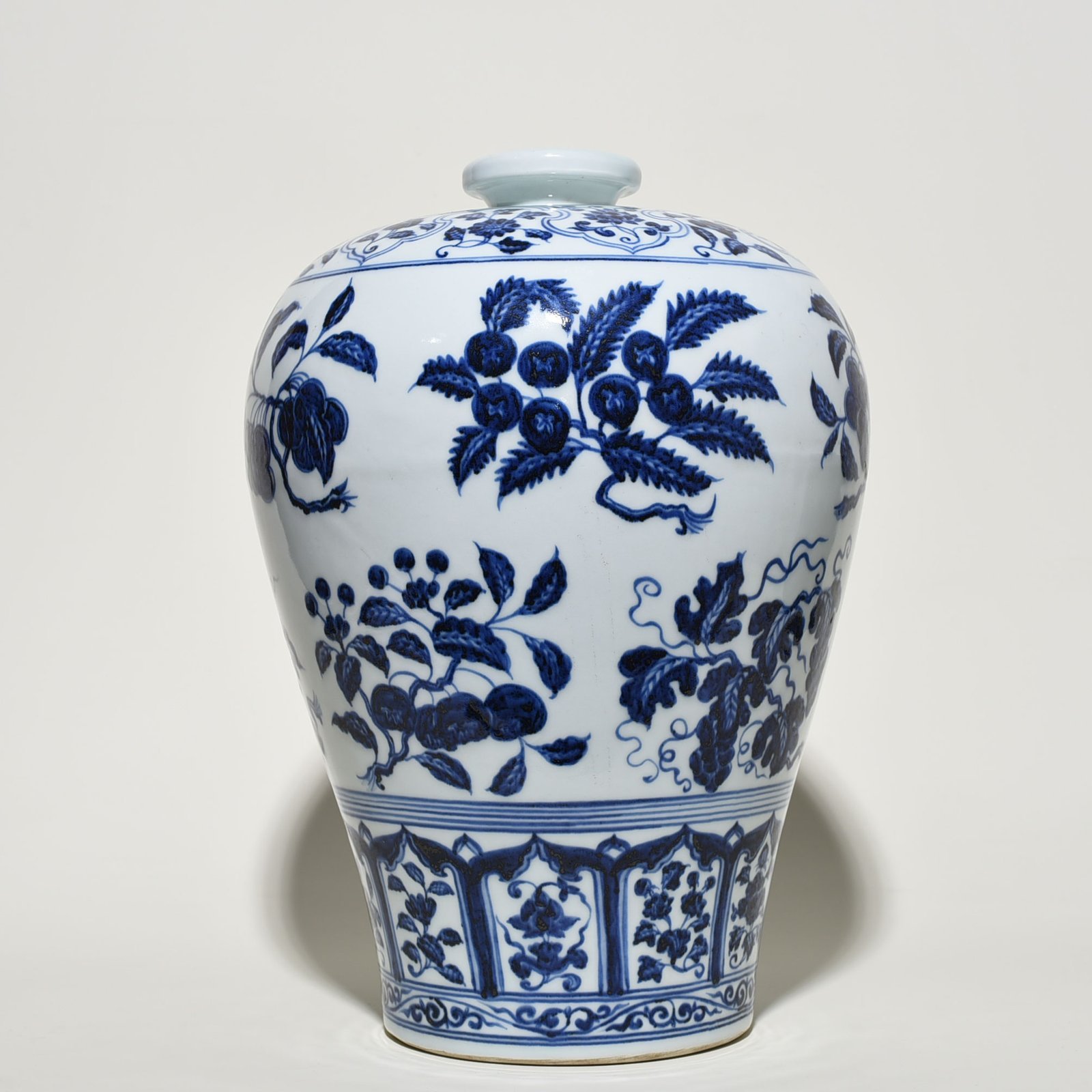 Ming Dynasty Xuande blue and white plum vase with broken branches flowers and fruits