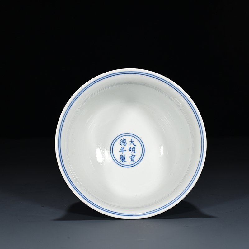 Ming Dynasty Xuande Blue and White Sea of ​​Eight Monsters and Sea Beasts Goblet