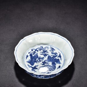 Ming Dynasty Xuande blue and white seawater double phoenix pattern ten edge wash
