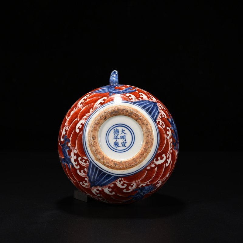 Ming Dynasty Xuande blue and white alum red sea eight monsters and sea animals flower water