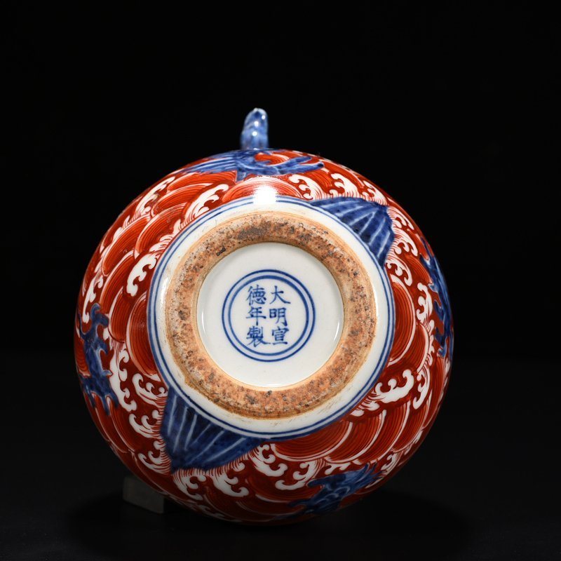 Ming Dynasty Xuande blue and white alum red sea eight monsters and sea animals flower water