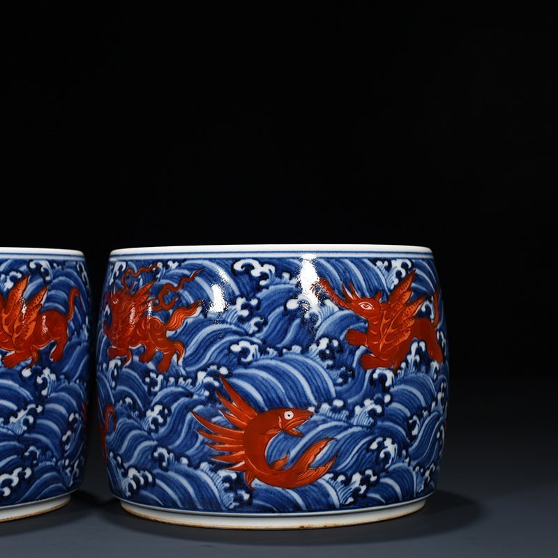 Ming Dynasty Xuande blue and white alum cricket jar with red sea pattern and eight monsters