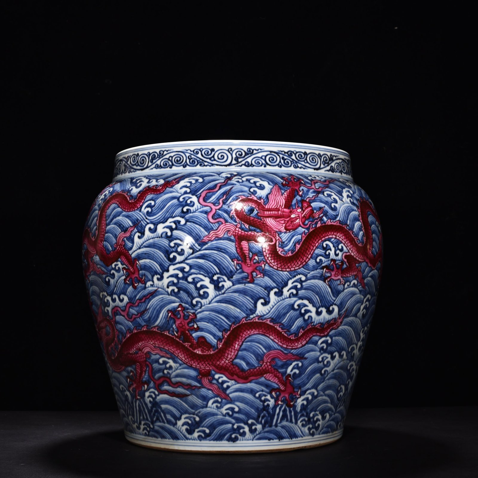 Ming Dynasty Xuande blue and white alum and red water dragon pattern vat