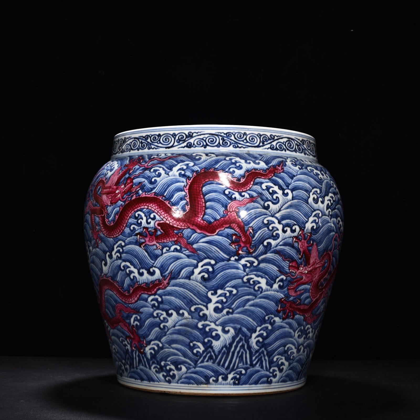 Ming Dynasty Xuande blue and white alum and red water dragon pattern vat