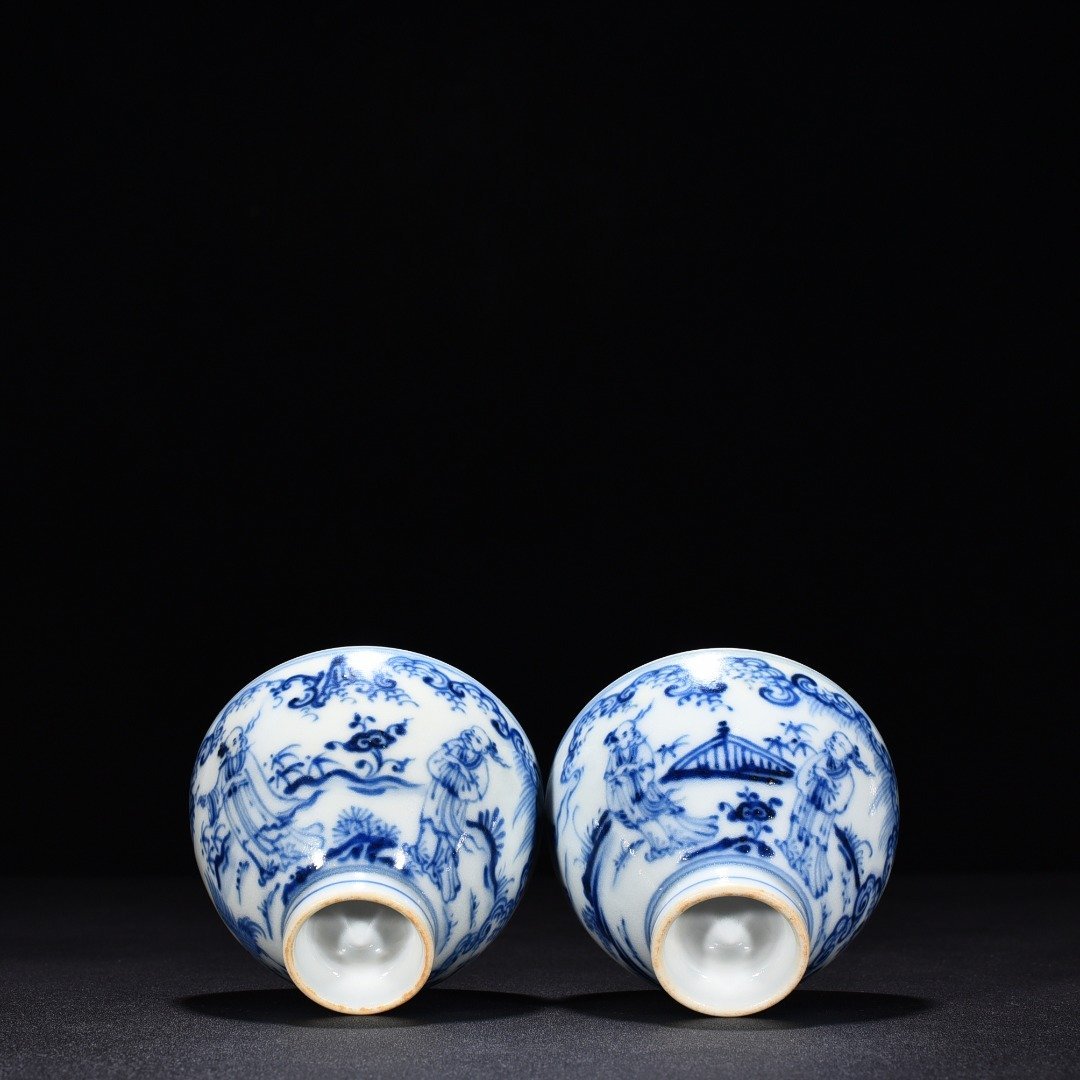 Ming Dynasty Xuande blue and white Taoist figure cup