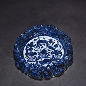 Ming Dynasty Xuande blue and white fish and algae pattern mountain-shaped brush wash