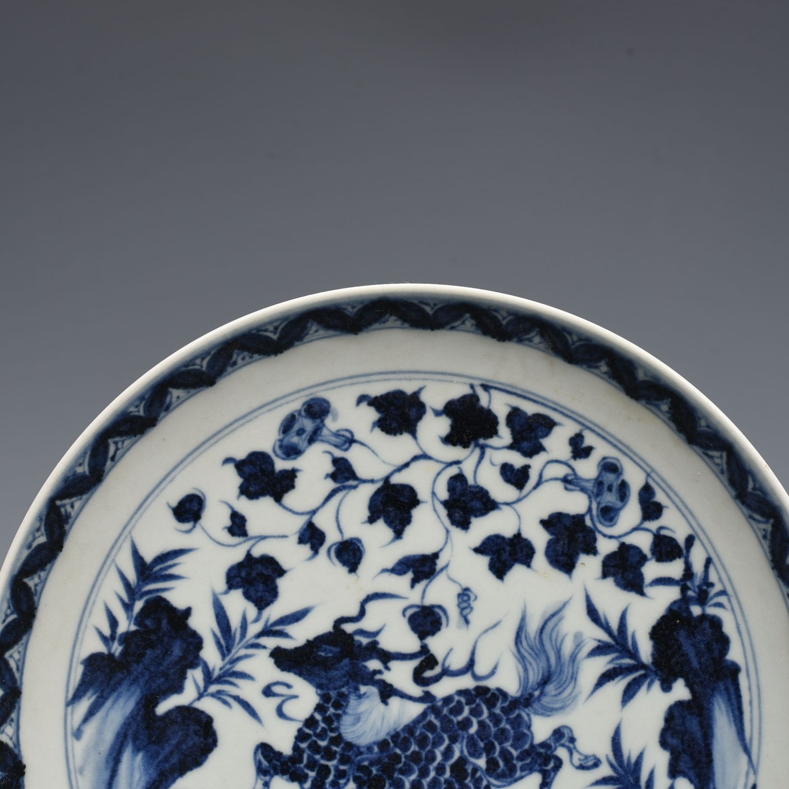 Ming Dynasty Xuande blue and white unicorn pattern plate