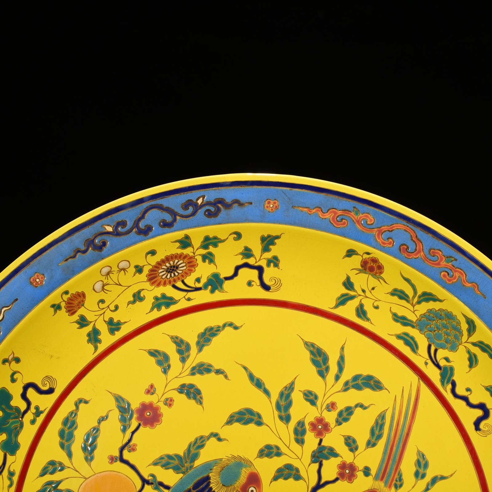Ming Dynasty xuande yellow glaze multicolored gold painted twig flower and bird plate