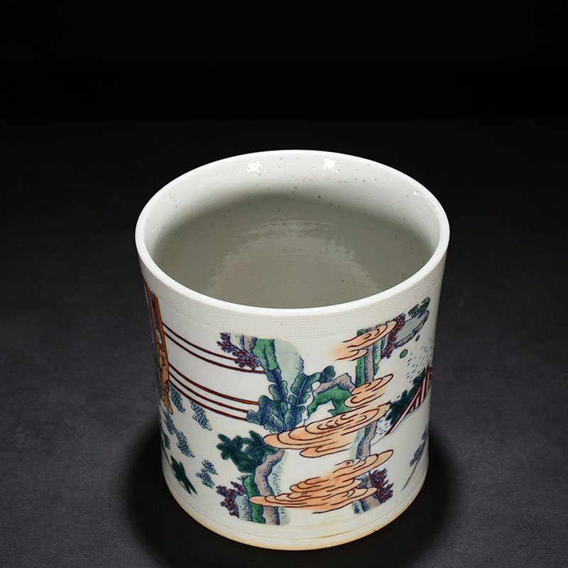 Ming Dynasty Chongzhen blue and white five-color figure pattern pen holder