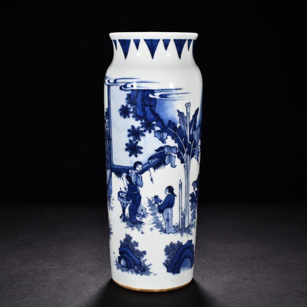 Ming Dynasty Chongzhen blue and white vase with character and story patterns