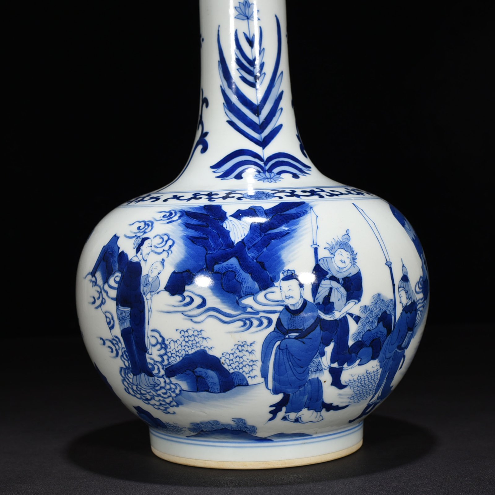 Ming Dynasty Chongzhen blue and white character story pattern flask