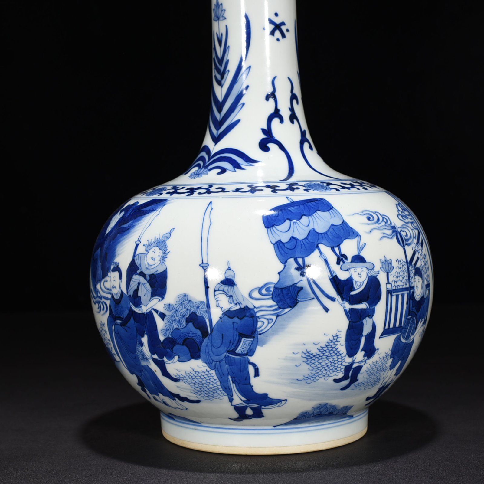 Ming Dynasty Chongzhen blue and white character story pattern flask