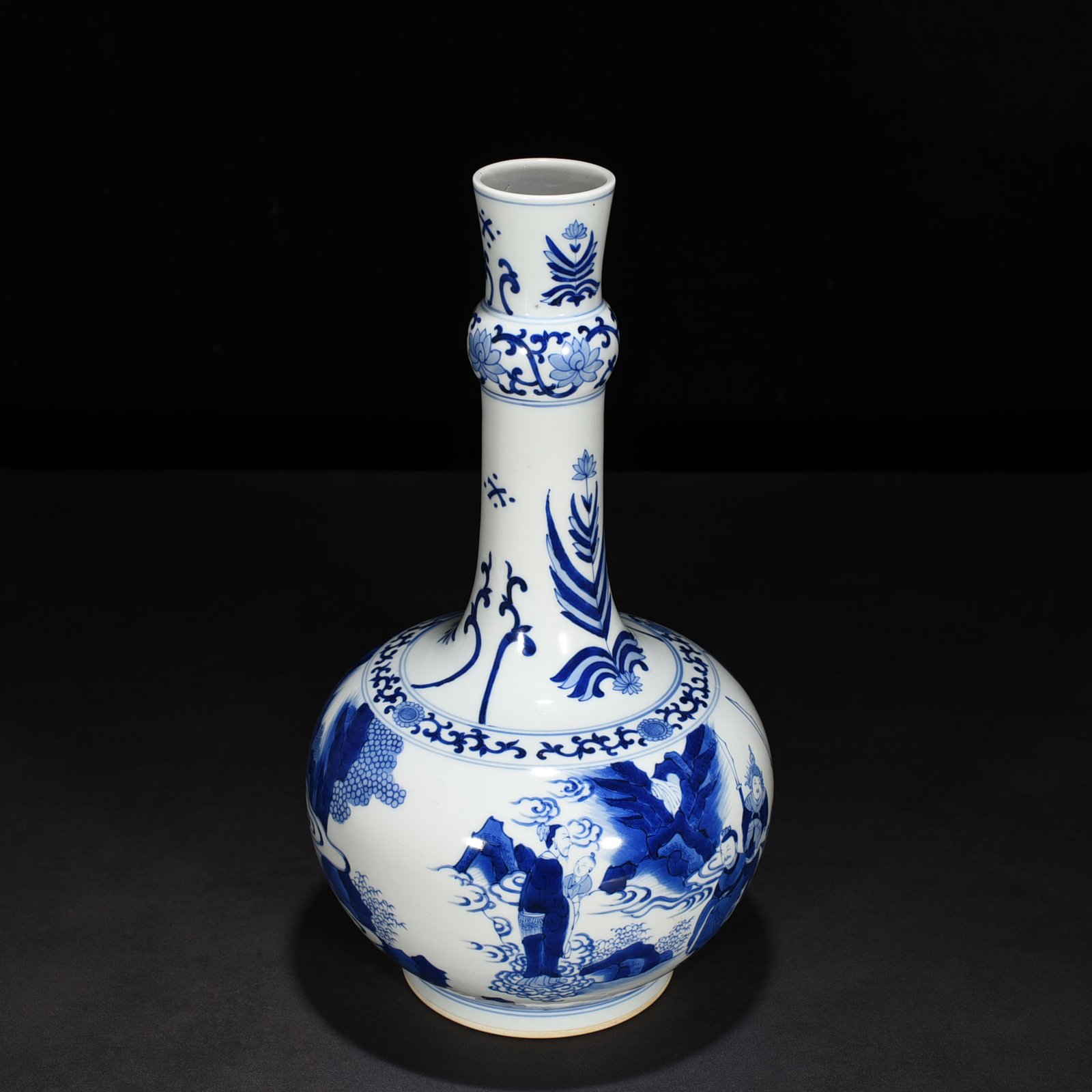 Ming Dynasty Chongzhen blue and white character story pattern flask