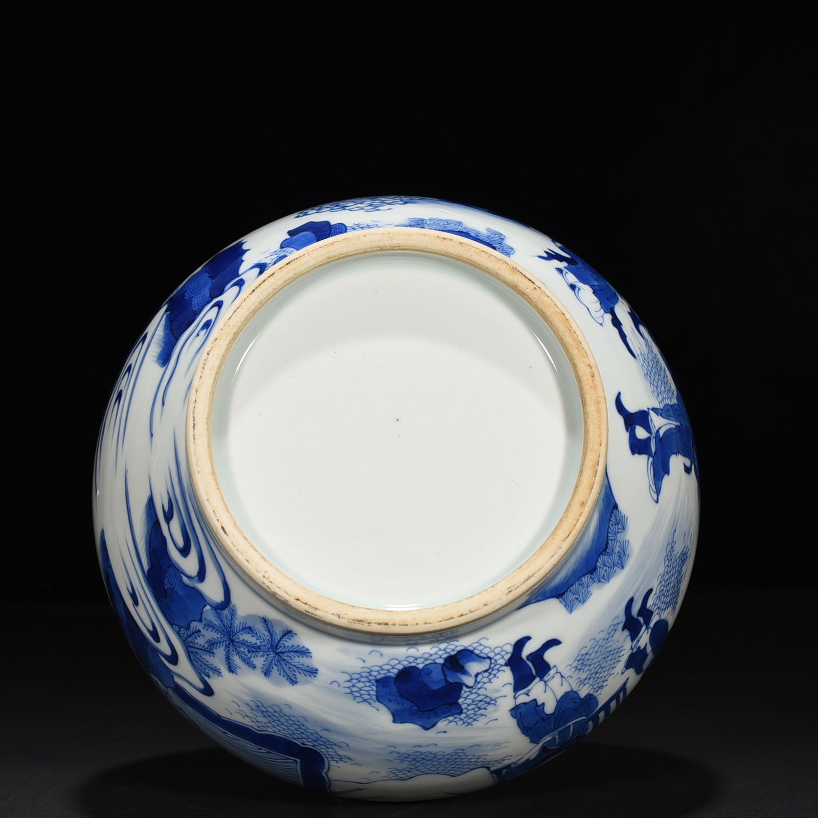 Ming Dynasty Chongzhen blue and white character story pattern flask