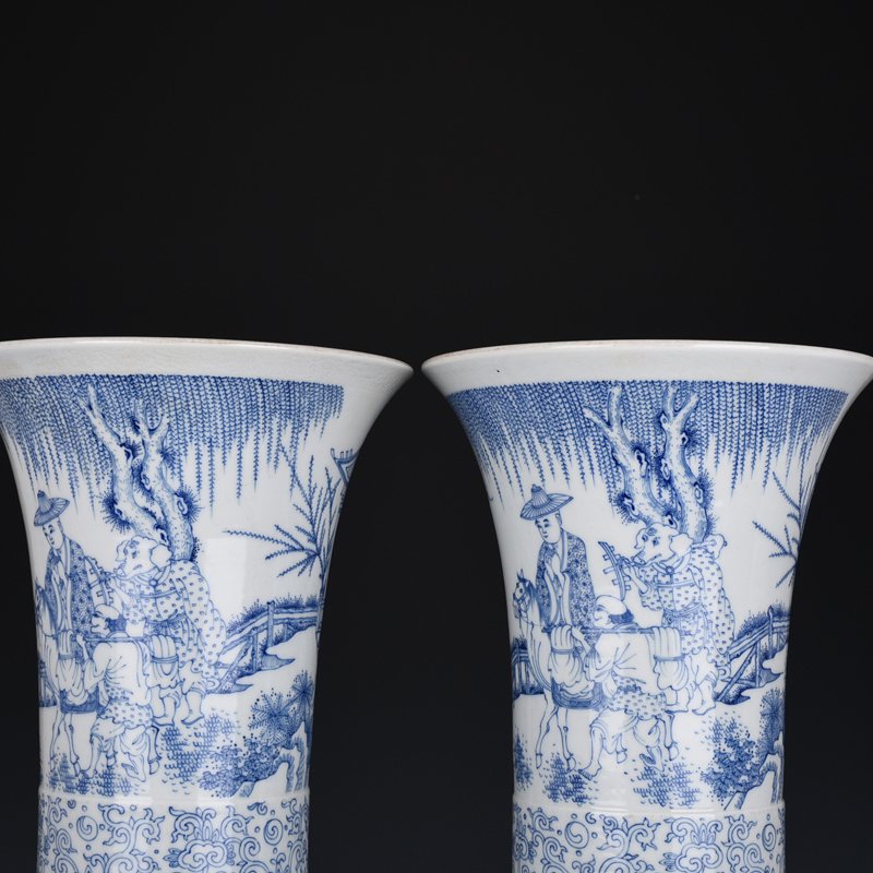 Ming Dynasty Chongzhen blue and white flower vase depicting characters