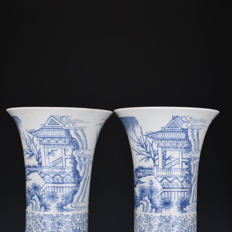 Ming Dynasty Chongzhen blue and white flower vase depicting characters