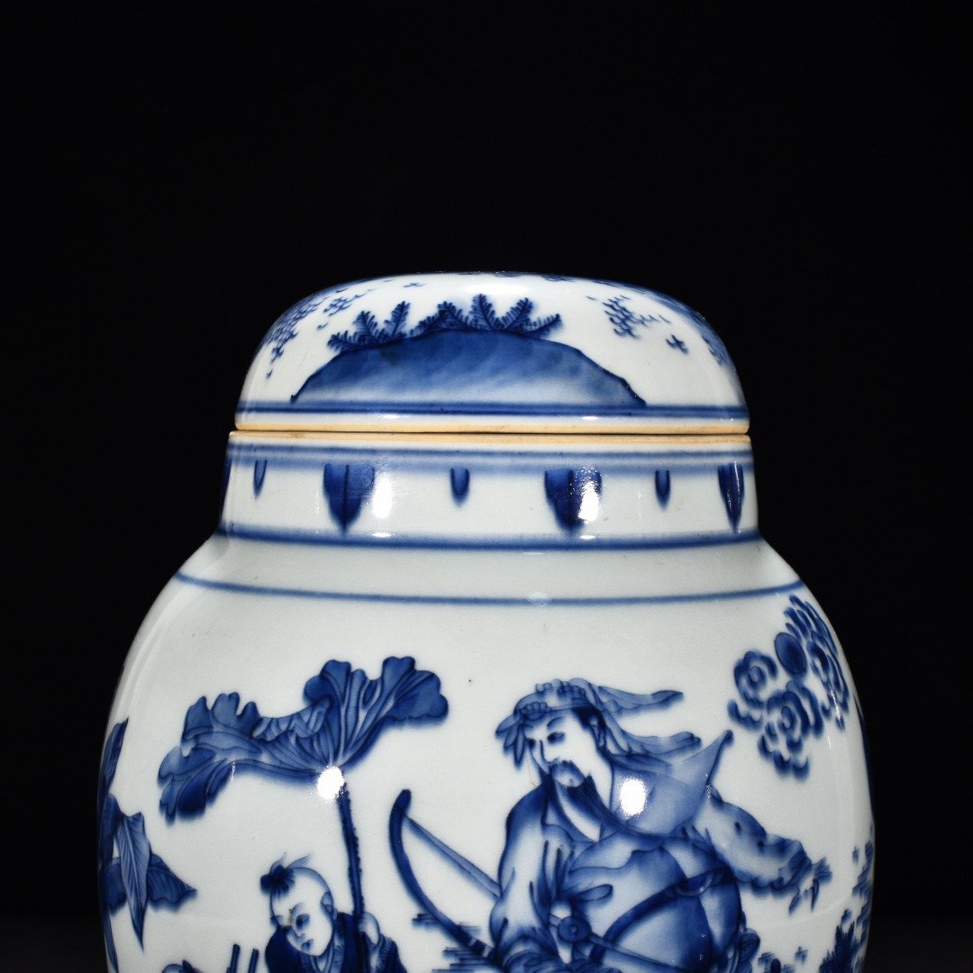 Ming Dynasty Chongzhen blue and white unicorn presenting a child with figure pattern lid jar