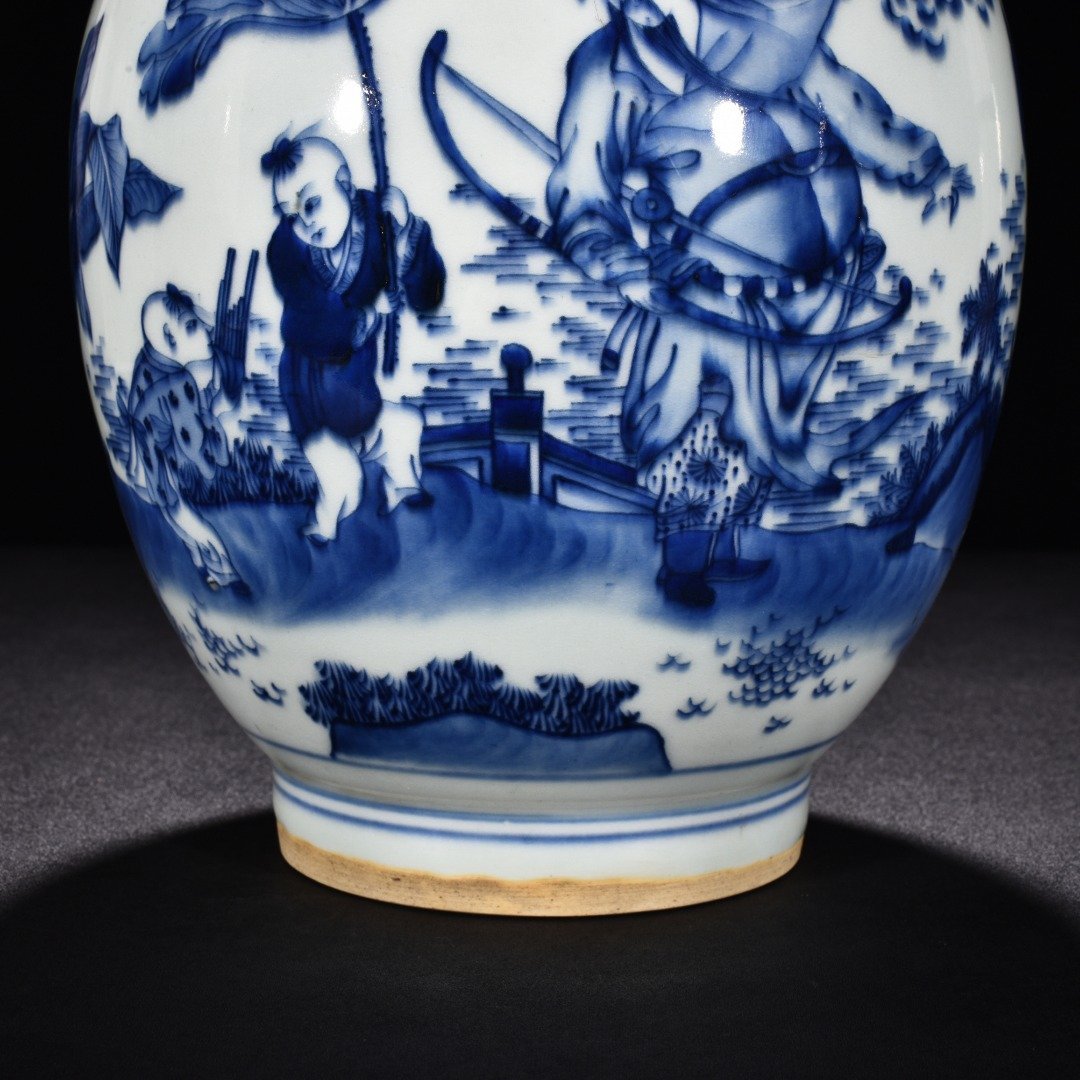 Ming Dynasty Chongzhen blue and white unicorn presenting a child with figure pattern lid jar