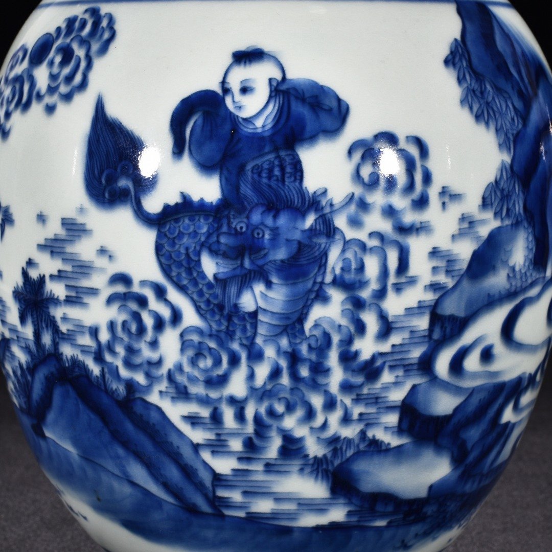 Ming Dynasty Chongzhen blue and white unicorn presenting a child with figure pattern lid jar