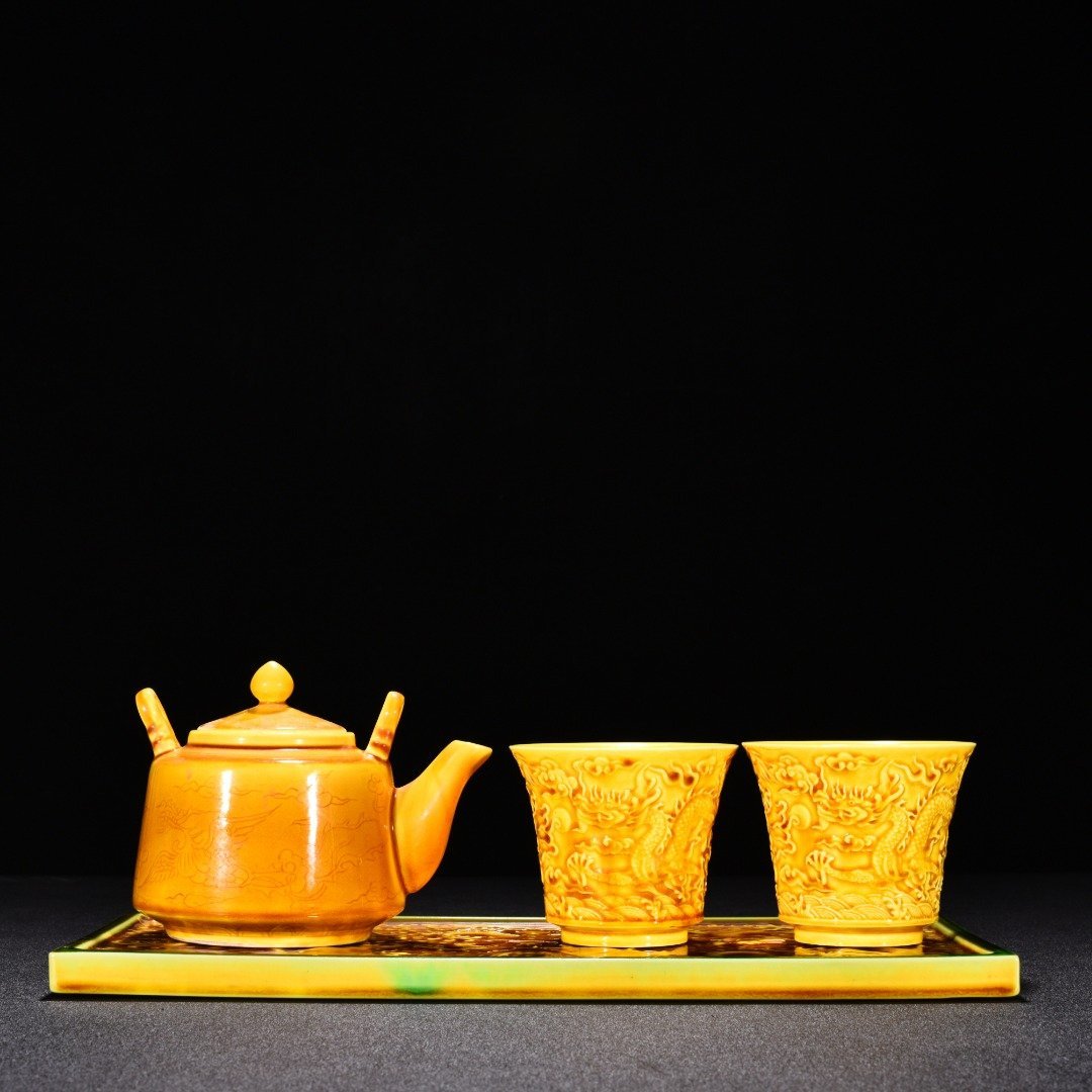 Ming Dynasty Hongzhi delicate yellow glaze nine-dragon pattern set cup