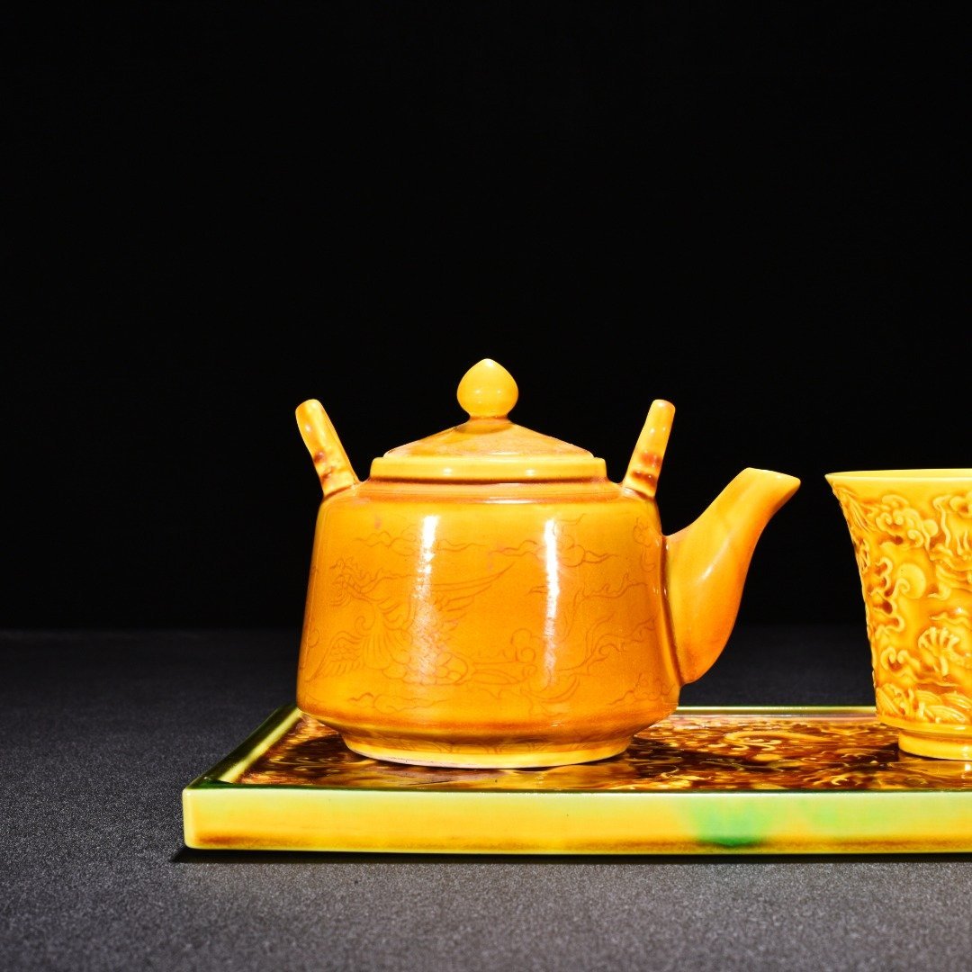 Ming Dynasty Hongzhi delicate yellow glaze nine-dragon pattern set cup