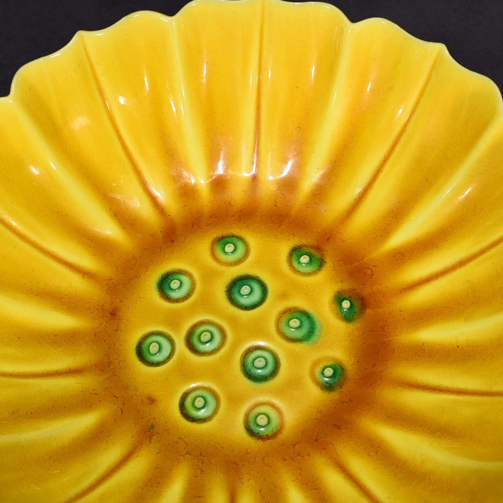 Ming Dynasty Hongzhi delicate yellow glaze lotus bowl