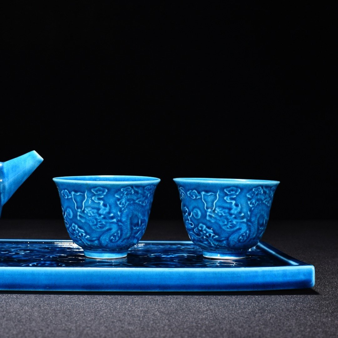 Ming Dynasty Hongzhi peacock blue glaze nine-dragon pattern set cup