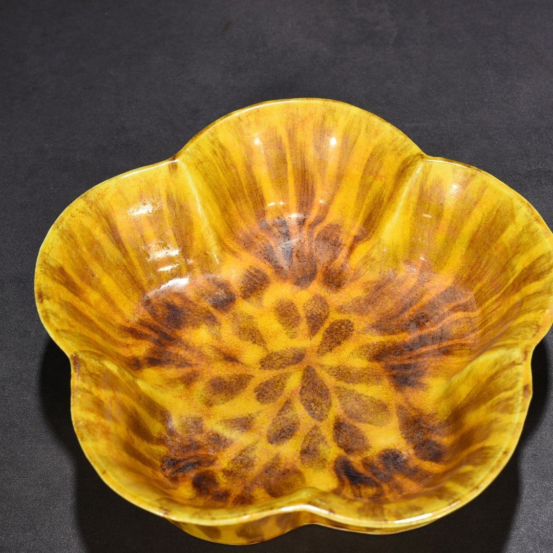 Ming Dynasty Hongzhi tiger spot glaze sunflower mouthwash