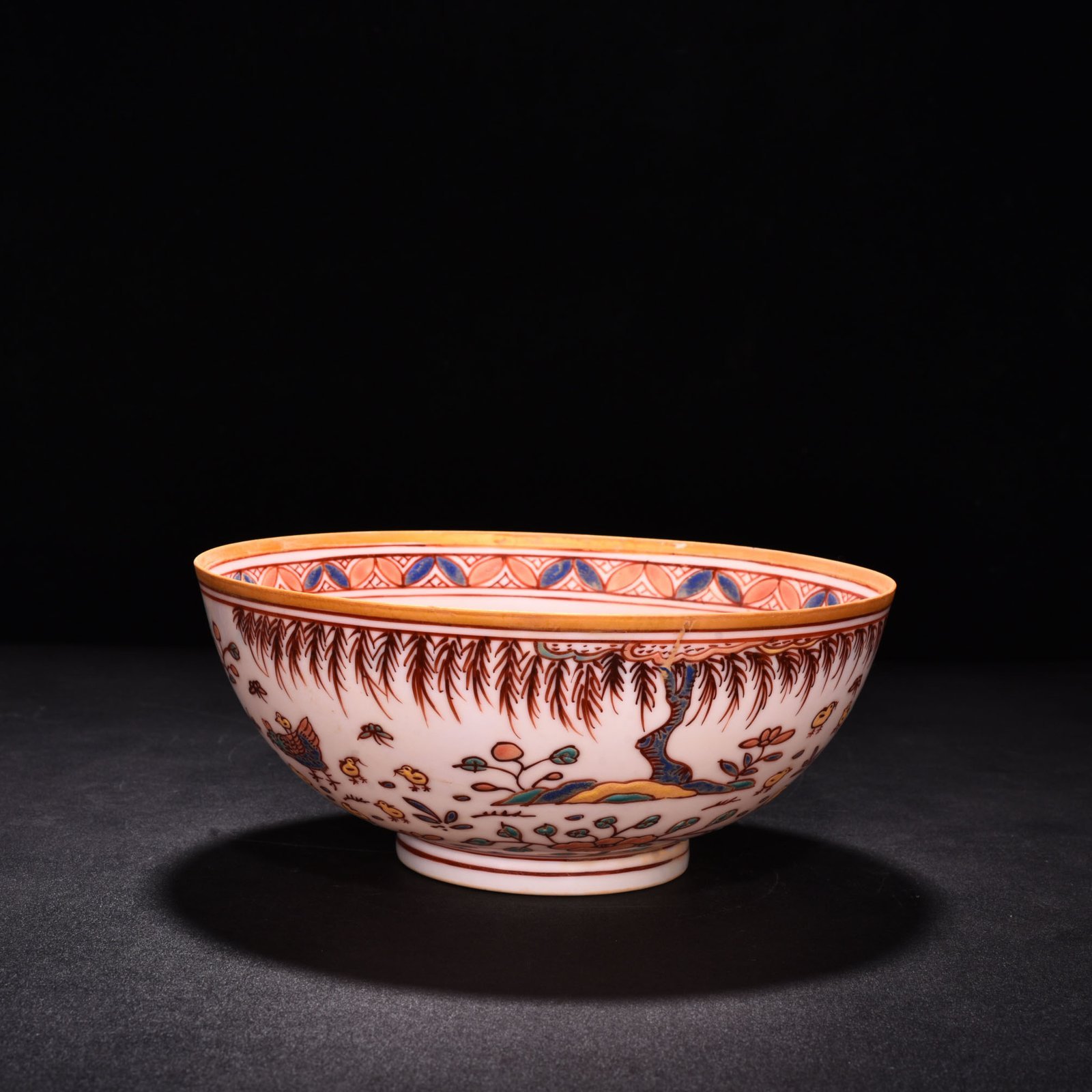 Ming Dynasty Chenghua multicolored gold-painted family portrait chicken pattern thin bowl