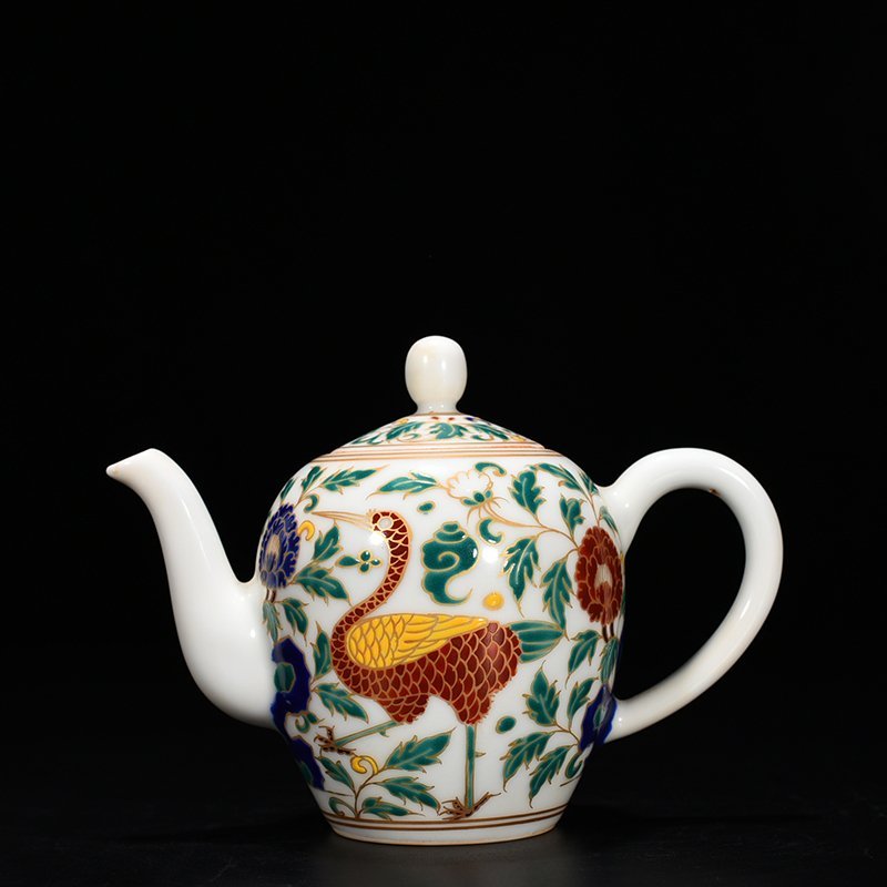 Ming Dynasty Chenghua multicolored gold-painted peacock and peony teapot