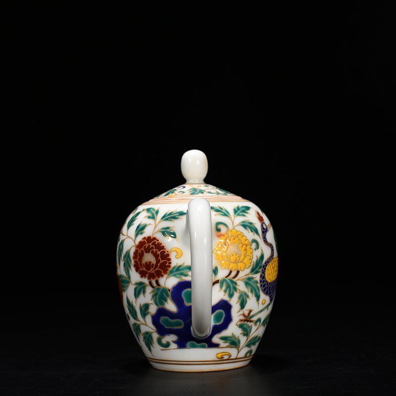 Ming Dynasty Chenghua multicolored gold-painted peacock and peony teapot